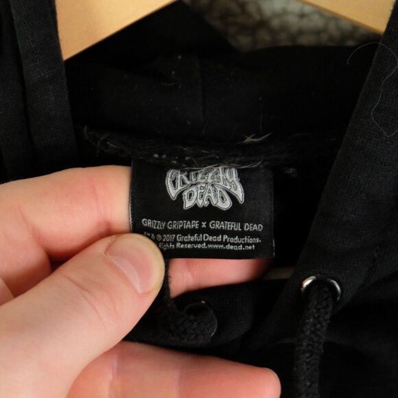 Grizzly Walking Dead Hoodie Womens Medium Black Skull & Roses Graphic Sweatshirt - Picture 9 of 11